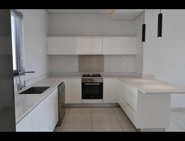 2 BEDROOM APARTMENT FOR SALE IN HYDE PARK